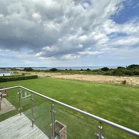 Lens Sandy Collection - Collection Of 2 And One Seaview - Part Of The The Bay Village With Pool, Gym And Direct Access, Pub, Restaurant, Tennis And Meadows Walks