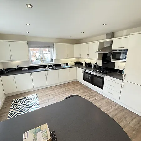 Lens Sandy Collection - Collection Of 2 And One Seaview - Part Of The The Bay Village With Pool, Gym And Direct Access, Pub, Restaurant, Tennis And Meadows Walks *