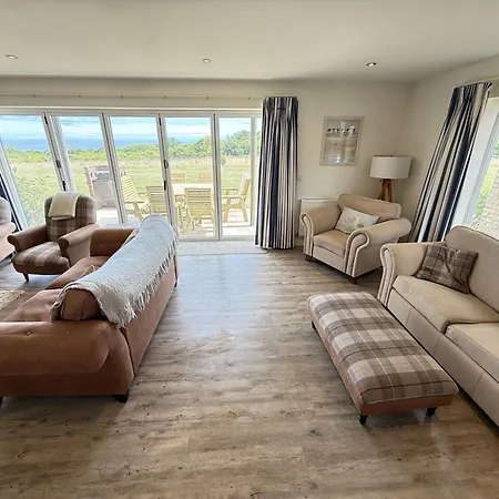 Lens Sandy Collection - Collection Of 2 And One Seaview - Part Of The The Bay Village With Pool, Gym And Direct Access, Pub, Restaurant, Tennis And Meadows Walks * Filey