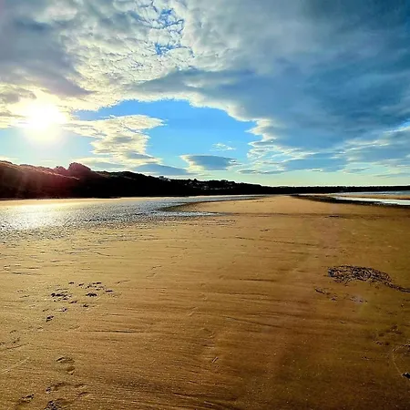Lens Sandy Collection - Collection Of 2 And One Seaview - Part Of The The Bay Village With Pool, Gym And Direct Access, Pub, Restaurant, Tennis And Meadows Walks * Filey