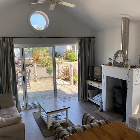 Lens Sandy Collection - Collection Of 2 And One Seaview - Part Of The The Bay Village With Pool, Gym And Direct Access, Pub, Restaurant, Tennis And Meadows Walks *