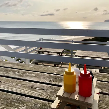 Vakantiehuis Lens Sandy Collection - Collection Of 2 And One Seaview - Part Of The The Bay Village With Pool, Gym And Direct Access, Pub, Restaurant, Tennis And Meadows Walks Filey