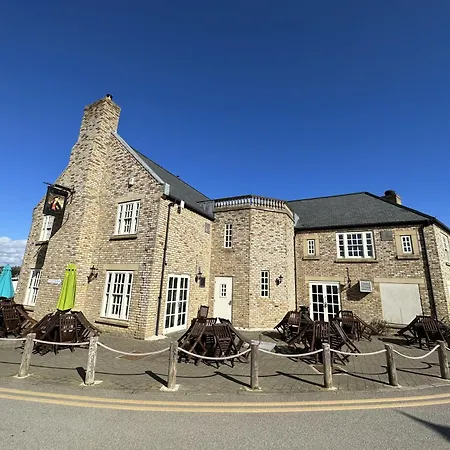Lens Sandy Collection - Collection Of 2 And One Seaview - Part Of The The Bay Village With Pool, Gym And Direct Access, Pub, Restaurant, Tennis And Meadows Walks Holiday home