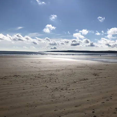 Lens Sandy Collection - Collection Of 2 And One Seaview - Part Of The The Bay Village With Pool, Gym And Direct Access, Pub, Restaurant, Tennis And Meadows Walks Holiday home