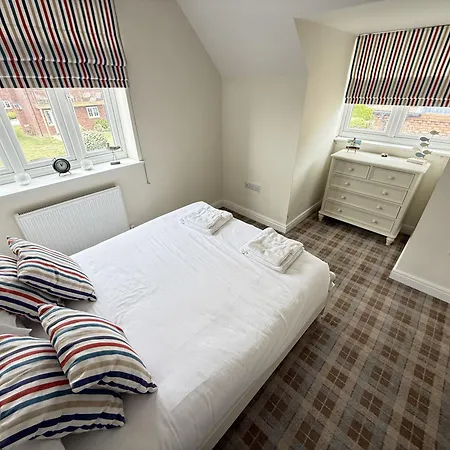 Lens Sandy Collection - Collection Of 2 And One Seaview - Part Of The The Bay Village With Pool, Gym And Direct Access, Pub, Restaurant, Tennis And Meadows Walks *