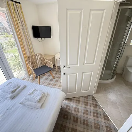 Lens Sandy Collection - Collection Of 2 And One Seaview - Part Of The The Bay Village With Pool, Gym And Direct Access, Pub, Restaurant, Tennis And Meadows Walks Vakantiehuis