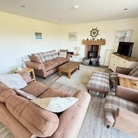 Lens Sandy Collection - Collection Of 2 And One Seaview - Part Of The The Bay Village With Pool, Gym And Direct Access, Pub, Restaurant, Tennis And Meadows Walks Holiday home *