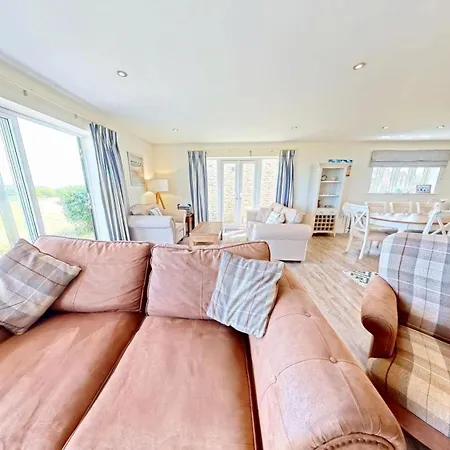 Holiday home Lens Sandy Collection - Collection Of 2 And One Seaview - Part Of The The Bay Village With Pool, Gym And Direct Access, Pub, Restaurant, Tennis And Meadows Walks *