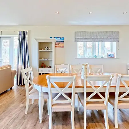 Holiday home Lens Sandy Collection - Collection Of 2 And One Seaview - Part Of The The Bay Village With Pool, Gym And Direct Access, Pub, Restaurant, Tennis And Meadows Walks