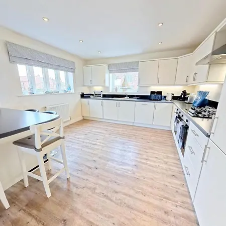 Lens Sandy Collection - Collection Of 2 And One Seaview - Part Of The The Bay Village With Pool, Gym And Direct Access, Pub, Restaurant, Tennis And Meadows Walks *
