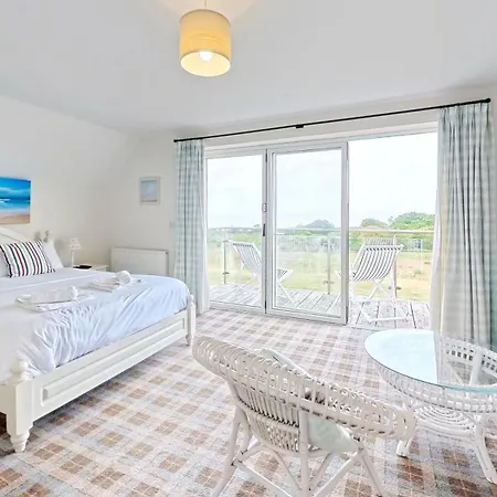 Holiday home Lens Sandy Collection - Collection Of 2 And One Seaview - Part Of The The Bay Village With Pool, Gym And Direct Access, Pub, Restaurant, Tennis And Meadows Walks Filey