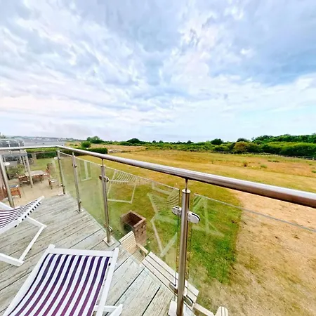 Lens Sandy Collection - Collection Of 2 And One Seaview - Part Of The The Bay Village With Pool, Gym And Direct Access, Pub, Restaurant, Tennis And Meadows Walks *