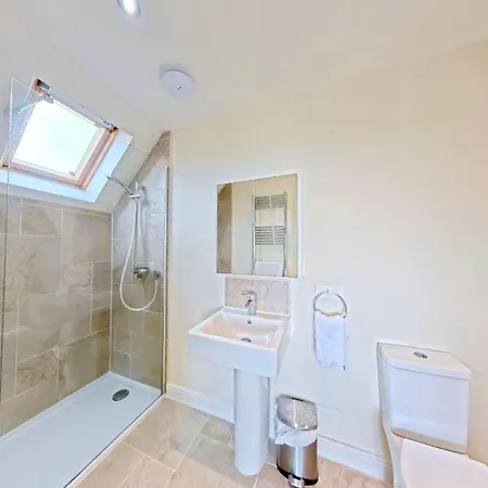 Lens Sandy Collection - Collection Of 2 And One Seaview - Part Of The The Bay Village With Pool, Gym And Direct Access, Pub, Restaurant, Tennis And Meadows Walks *