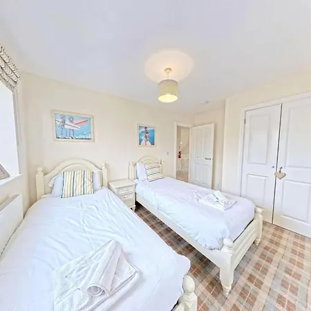 Holiday home Lens Sandy Collection - Collection Of 2 And One Seaview - Part Of The The Bay Village With Pool, Gym And Direct Access, Pub, Restaurant, Tennis And Meadows Walks