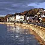 Lens Sandy Collection - Collection Of 2 And One Seaview - Part Of The The Bay Village With Pool, Gym And Direct Access, Pub, Restaurant, Tennis And Meadows Walks Filey