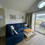 Lens Sandy Collection - Collection Of 2 And One Seaview - Part Of The The Bay Village With Pool, Gym And Direct Access, Pub, Restaurant, Tennis And Meadows Walks * Filey
