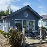 Feriehus Lens Sandy Collection - Collection Of 2 And One Seaview - Part Of The The Bay Village With Pool, Gym And Direct Access, Pub, Restaurant, Tennis And Meadows Walks Filey