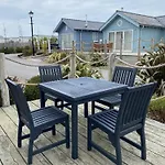 Lens Sandy Collection - Collection Of 2 And One Seaview - Part Of The The Bay Village With Pool, Gym And Direct Access, Pub, Restaurant, Tennis And Meadows Walks *