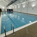 Feriehus Lens Sandy Collection - Collection Of 2 And One Seaview - Part Of The The Bay Village With Pool, Gym And Direct Access, Pub, Restaurant, Tennis And Meadows Walks Filey