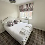 Lens Sandy Collection - Collection Of 2 And One Seaview - Part Of The The Bay Village With Pool, Gym And Direct Access, Pub, Restaurant, Tennis And Meadows Walks Feriehus