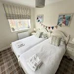 Lens Sandy Collection - Collection Of 2 And One Seaview - Part Of The The Bay Village With Pool, Gym And Direct Access, Pub, Restaurant, Tennis And Meadows Walks Feriehus *