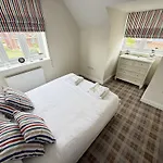 Lens Sandy Collection - Collection Of 2 And One Seaview - Part Of The The Bay Village With Pool, Gym And Direct Access, Pub, Restaurant, Tennis And Meadows Walks *