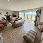 Feriehus Lens Sandy Collection - Collection Of 2 And One Seaview - Part Of The The Bay Village With Pool, Gym And Direct Access, Pub, Restaurant, Tennis And Meadows Walks