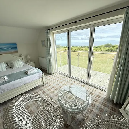 Lens Sandy Collection - Collection Of 2 And One Seaview - Part Of The The Bay Village With Pool, Gym And Direct Access, Pub, Restaurant, Tennis And Meadows Walks * Filey